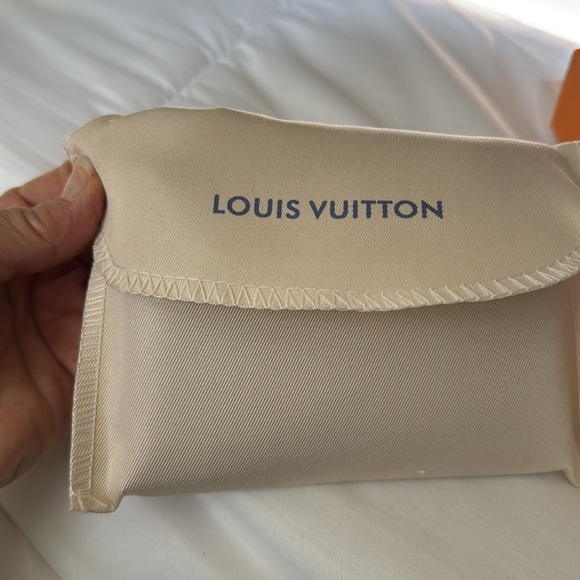 Louis Vuitton Orange Box with Beige Dust Bag - Picture 6 of 7